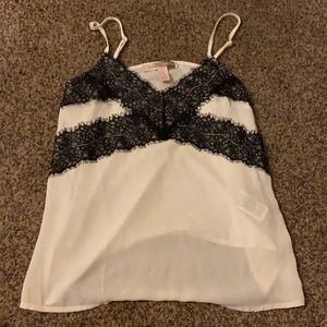 Lace Forver 21 top 🖤🤍